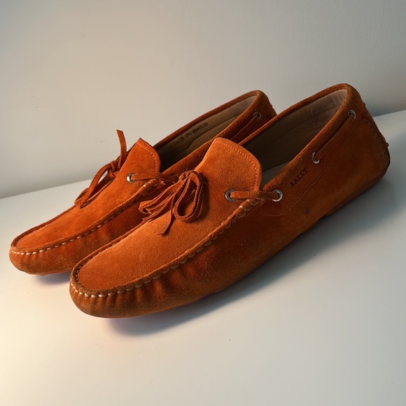 Bally Men’s size 12 shoes. Orange suede. Rubber bottom with Bally Y pattern. - Picture 6 of 13